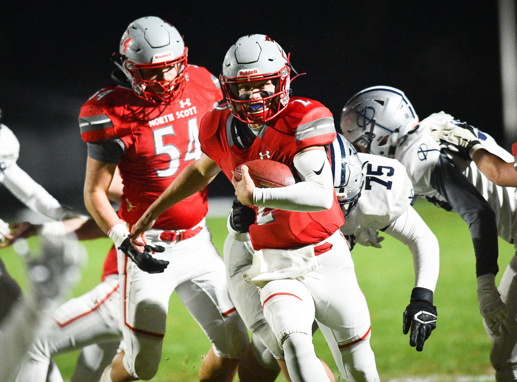 110119-qct-spt-ns-xavier-fball-001a.JPG